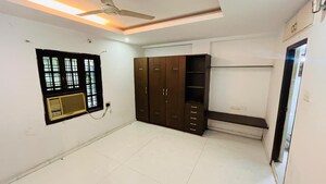 Room in 4 BHK Apartment at Sri Varasiddi Nivas, Hakimpet – for Rent