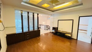 Room in 4 BHK Apartment at Sri Varasiddi Nivas, Hakimpet – for Rent