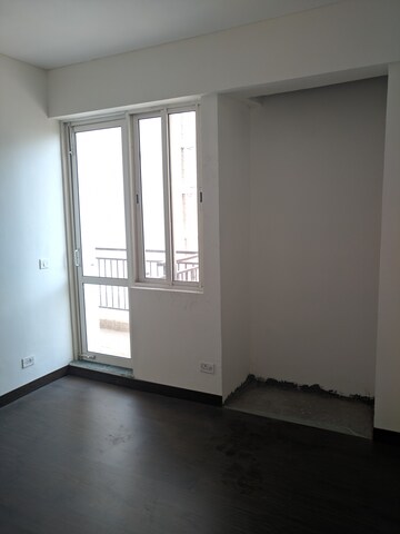 Room in 3 BHK Apartment at JM Aroma, Sector 75 – for Rent