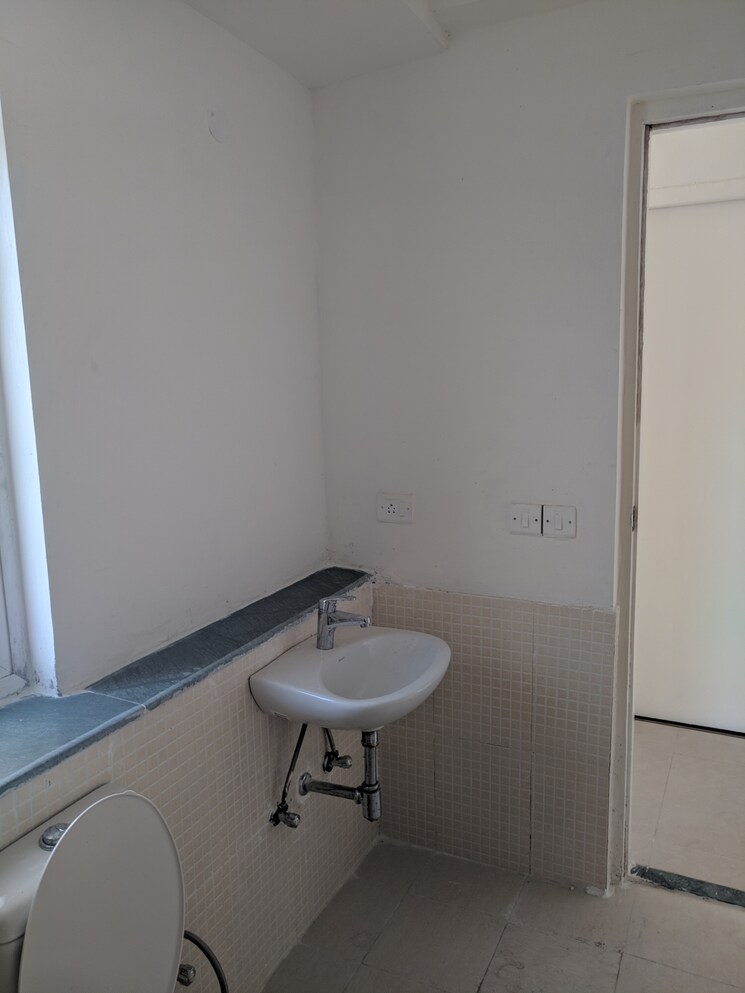 Bathroom, jm-aroma 3 Bedroom 993 Sq.Ft. Apartment In Sector 75 Noida 9526481