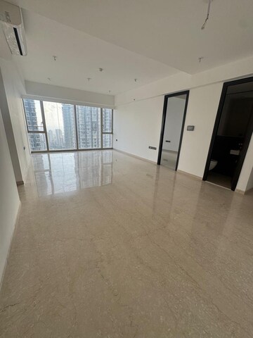 Room in 2 BHK Apartment at Worli – for Rent