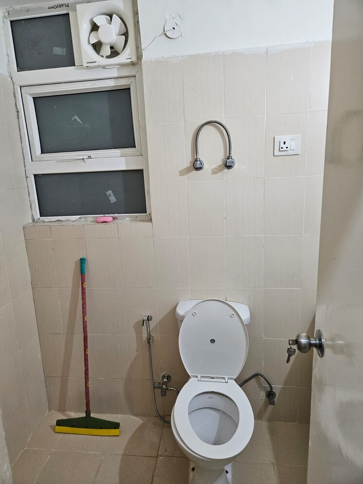Bathroom, klj-greens 2 Bedroom 964 Sq.Ft. Apartment In Sector 77 Faridabad 9526504