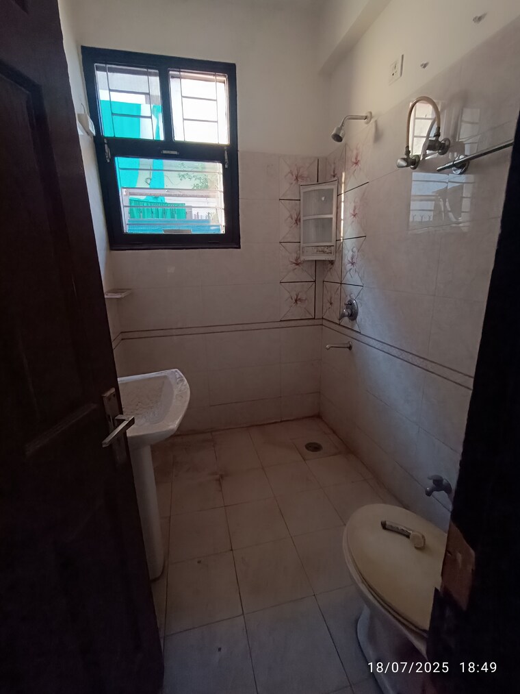 Bathroom, sector 118 3 Bedroom 1500 Sq.Ft. Apartment In Sector 118 Mohali 9526536