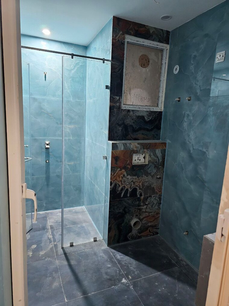 Bathroom, sainik colony 3 Bedroom 2250 Sq.Ft. Builder Floor In Sainik Colony Faridabad 9526547