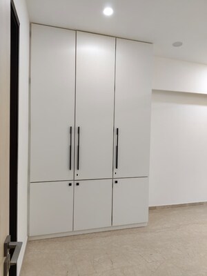 Room in 3 BHK Apartment at Adani Ten BKC, Bandra East – for Rent