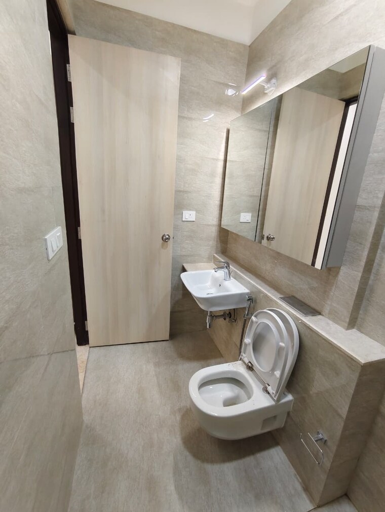 Bathroom, adani-ten-bkc 3 Bedroom 1113 Sq.Ft. Apartment In Bandra East Mumbai 9526597