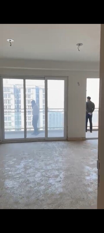 Room in 3.5 BHK Apartment at Conscient Heritage Max, Sector 102 – for Sale