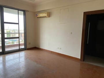 Room in 4 BHK Builder Floor at Sector 6 – for Rent