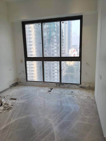 Room in 3 BHK Apartment at Prestige Jasdan Classic, Mahalaxmi – for Rent