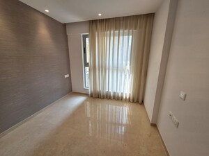 Room in 2 BHK Apartment at Hiranandani Highland, Powai – for Rent