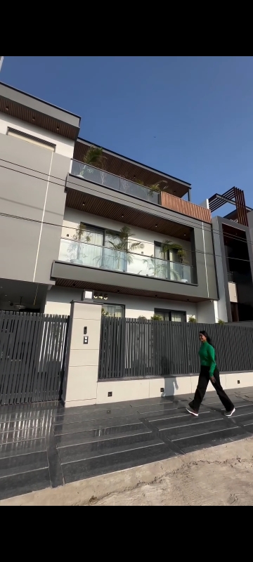 6 BHK Villa For Sale in Sunny Enclave 125.... 