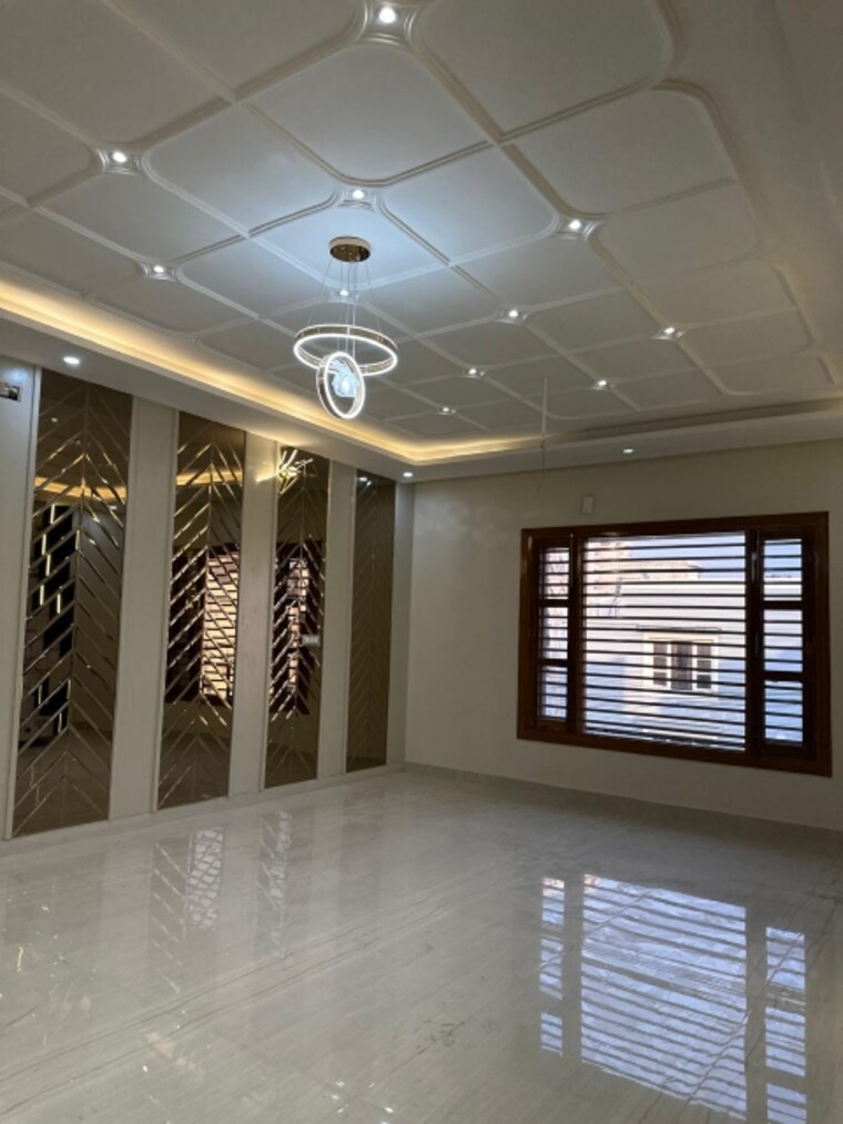 Room, sunny enclave 4 Bedroom 200 Sq.Yd. Villa In Sunny Enclave Mohali 9526666