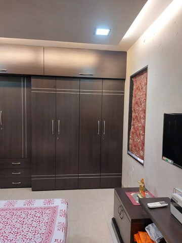 Bedroom in 2 BHK Apartment at Mit Niketan, Kandivali East – for Rent