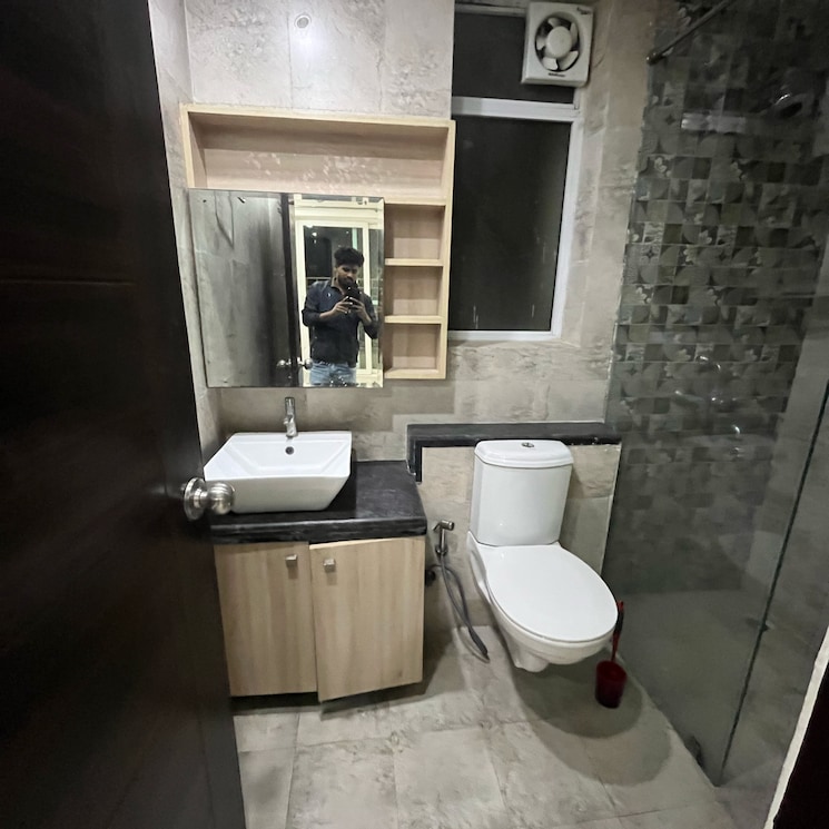 Bathroom, mahagun-mirabella 2.5 Bedroom 1400 Sq.Ft. Apartment In Sector 79 Noida 9526676