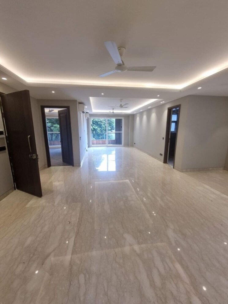 Living Room, greater kailash i 3 Bedroom 3300 Sq.Ft. Builder Floor In Greater Kailash I Delhi 9526682