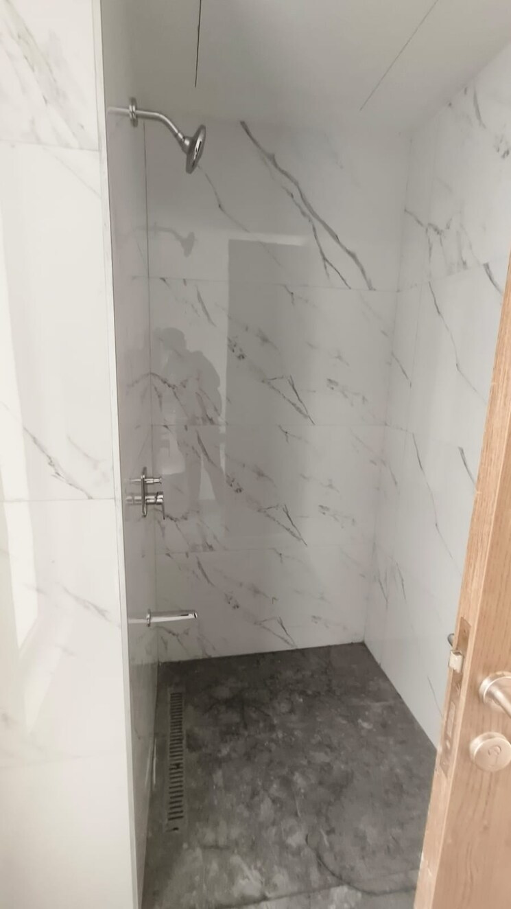 Bathroom, mulund west 2 Bedroom 855 Sq.Ft. Apartment In Mulund West Mumbai 9526711