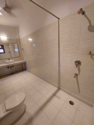 Master Bedroom in 3 BHK Builder Floor at Greater Kailash I – for Rent