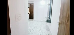 Room in 3 BHK Builder Floor at Mahavir Enclave – for Rent