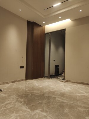 Room in 4 BHK Builder Floor at Greater Kailash ii – for Sale