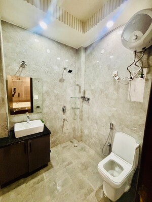 Bathroom in 2 BHK Builder Floor at Saurabh Niwas, Sector 40 – for Rent