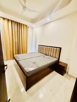 Bedroom in 2 BHK Builder Floor at Saurabh Niwas, Sector 40 – for Rent