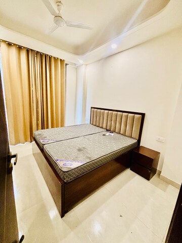 Bedroom in 2 BHK Builder Floor at Saurabh Niwas, Sector 40 – for Rent