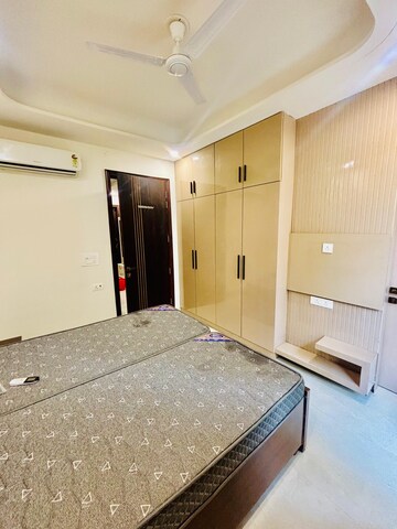 Room in 2 BHK Builder Floor at Saurabh Niwas, Sector 40 – for Rent
