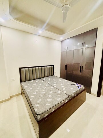 Bedroom in 2 BHK Builder Floor at Saurabh Niwas, Sector 40 – for Rent