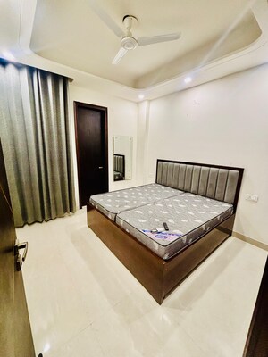 Bedroom in 2 BHK Builder Floor at Saurabh Niwas, Sector 40 – for Rent