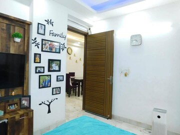 Room in 3 BHK Builder Floor at Saket – for Rent