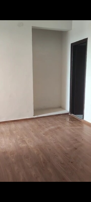 Room in 2.5 BHK Apartment at Amrapali Riverview, Amrapali Leisure Valley – for Sale