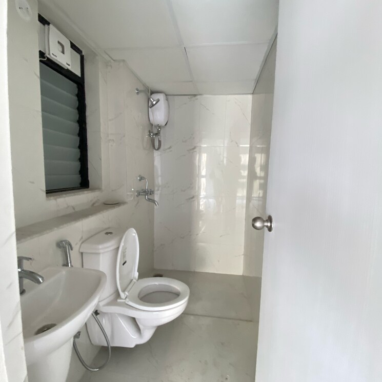 Bathroom, runwal-gardens-phase-3 2 Bedroom 669 Sq.Ft. Apartment In Kalyan Shilphata Road Thane 9526881