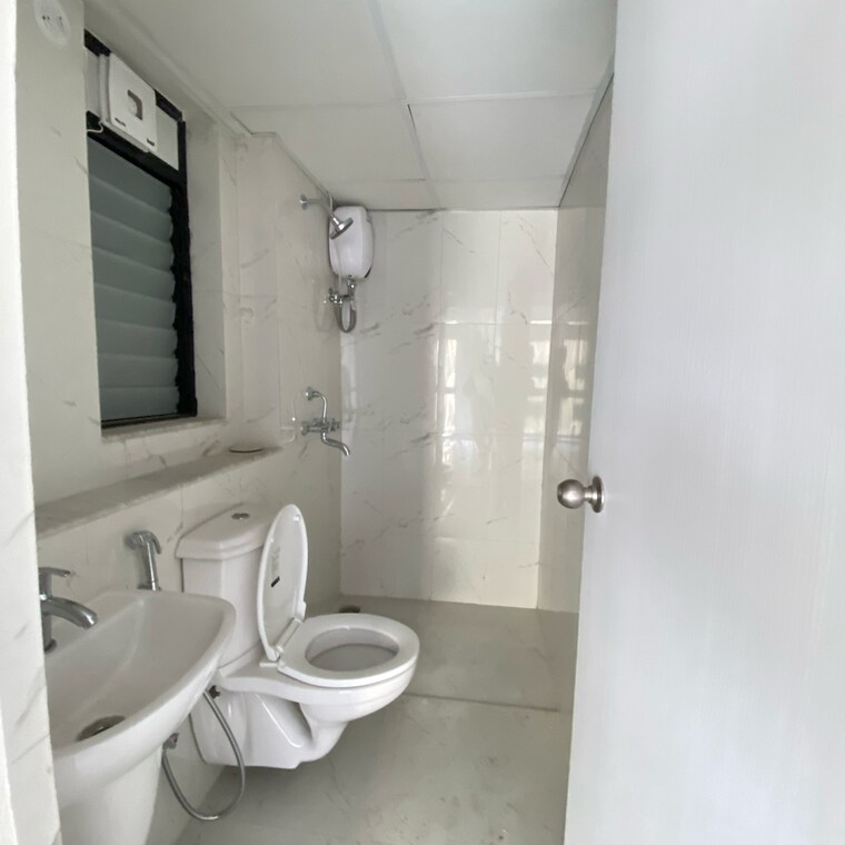 Bathroom, runwal-gardens-phase-3 2 Bedroom 669 Sq.Ft. Apartment In Kalyan Shilphata Road Thane 9526881