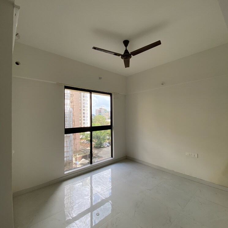 Room, runwal-gardens-phase-2 2.5 Bedroom 669 Sq.Ft. Apartment In Kalyan Shilphata Road Thane 9526886