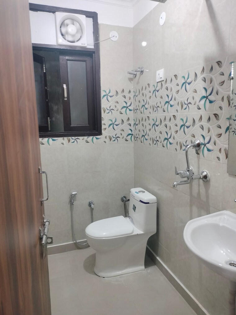 Bathroom, saket 1 Bedroom 500 Sq.Ft. Builder Floor In Saket Delhi 9526891