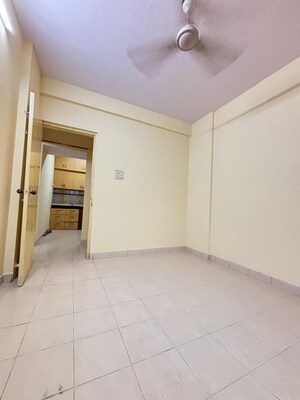 Room in 2 BHK Apartment at Safal Park, Nerul – for Rent