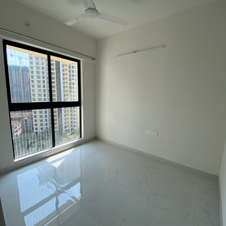 Room, runwal-gardens-phase-3 1.5 Bedroom 535 Sq.Ft. Apartment In Kalyan Shilphata Road Thane 9526895