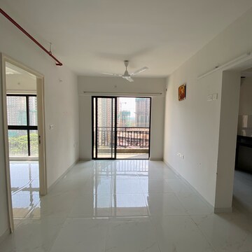 Room in 1.5 BHK Apartment at Runwal Gardens Phase 3, Kalyan Shilphata Road – for Rent