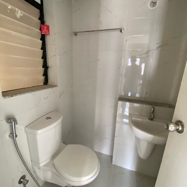 Bathroom, runwal-gardens-phase-3 1.5 Bedroom 535 Sq.Ft. Apartment In Kalyan Shilphata Road Thane 9526895
