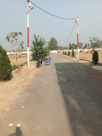 Parking in 3 BHK Independent House at Modipuram – for Sale