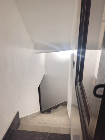 Master Bedroom in 2 BHK Builder Floor at Malviya Nagar – for Rent