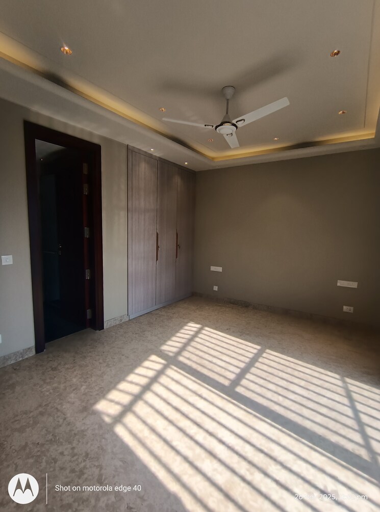 undefined, sarvodaya enclave 3 Bedroom 200 Sq.Yd. Builder Floor In Sarvodaya Enclave Delhi 9526927