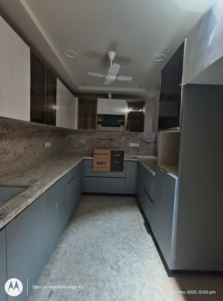 Kitchen, sarvodaya enclave 3 Bedroom 200 Sq.Yd. Builder Floor In Sarvodaya Enclave Delhi 9526927