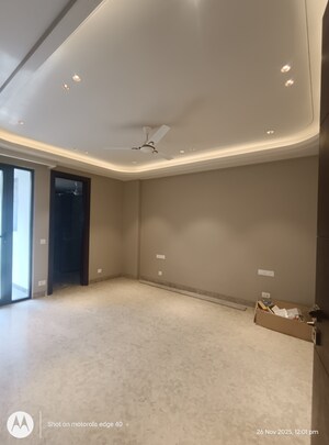 Furnished Amenities in 3 BHK Builder Floor at Sarvodaya Enclave – for Sale