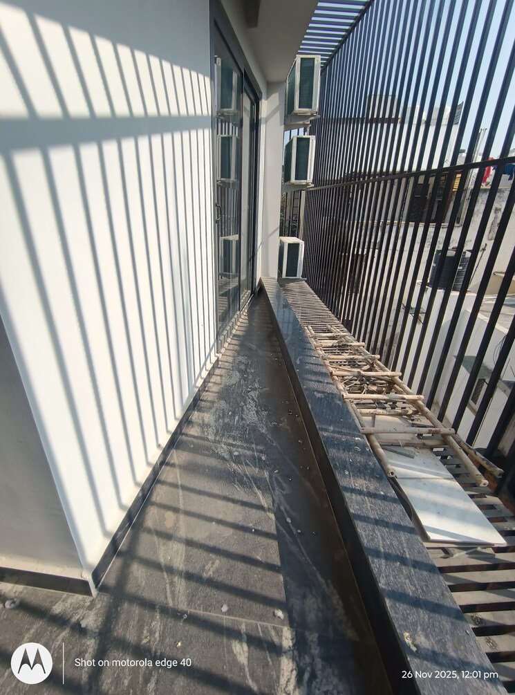 Balcony, sarvodaya enclave 3 Bedroom 200 Sq.Yd. Builder Floor In Sarvodaya Enclave Delhi 9526927