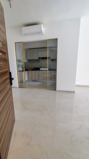 Room in 3 BHK Builder Floor at Smart World Orchard, Sector 61 – for Sale