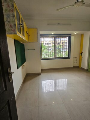 Room in 3 BHK Apartment at Regency Towers, Kavesar – for Rent