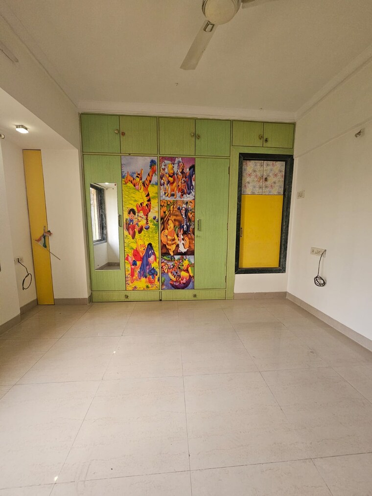 Room, regency-towers 3 Bedroom 1500 Sq.Ft. Apartment In Kavesar Thane 9526969