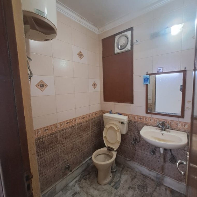 Bathroom, malviya nagar 2 Bedroom 900 Sq.Ft. Builder Floor In Malviya Nagar Delhi 9526970