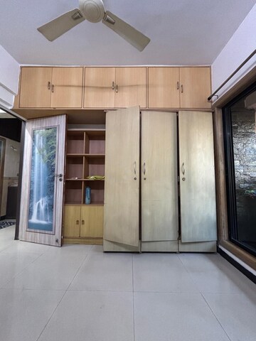 Room in 2 BHK Apartment at Seawoods Sector 50 – for Rent